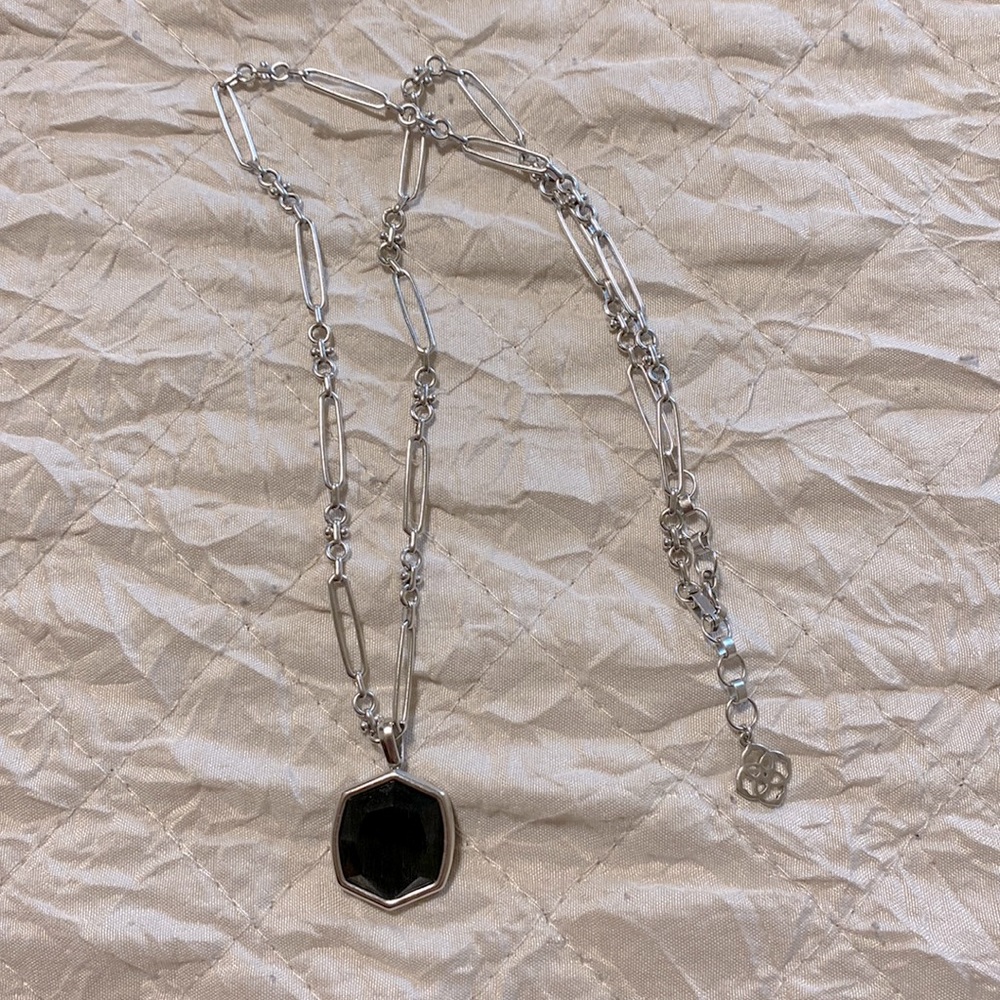 Kendra Scott necklace